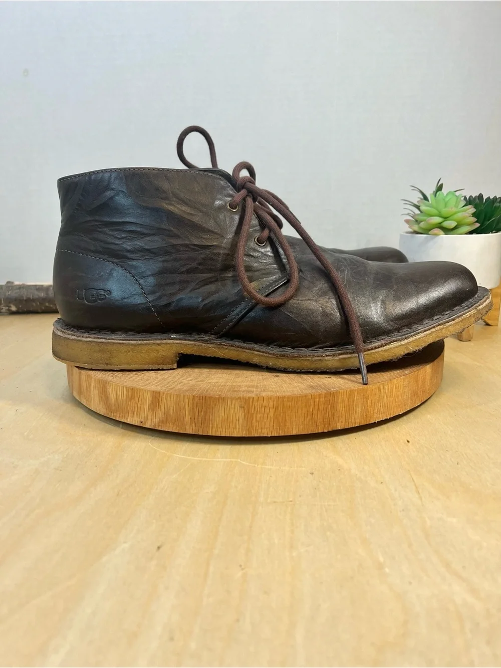 UGG  Leighton Leather Chukka Boots in brown leather Size 12